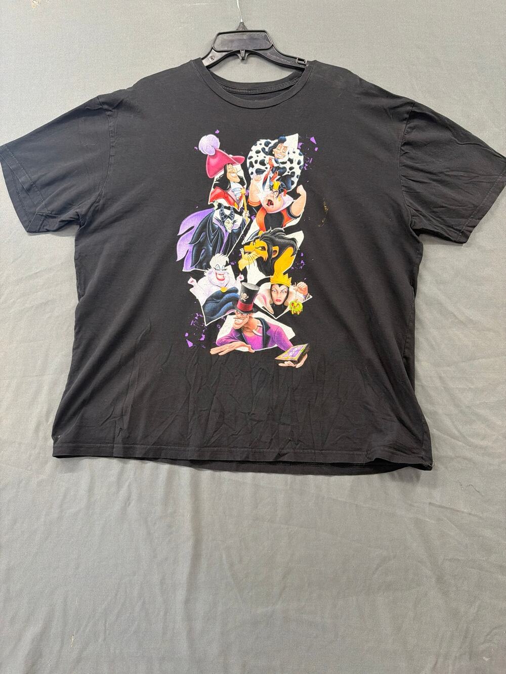 Disney villains men’s XXL shirt